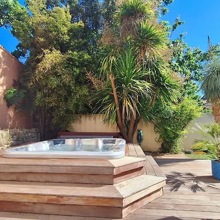Apartment De Remi, Jardin Et Jacuzzi Aigues-Vives (Gard)
