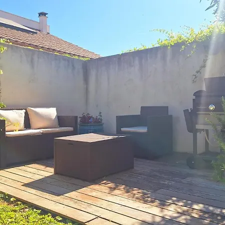 De Remi, Jardin Et Jacuzzi Aigues-Vives (Gard)